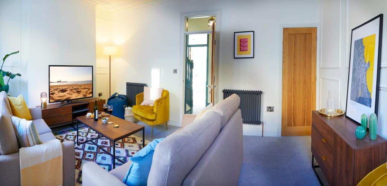 The Stoop, Stunning Sea Views! Apartment Scarborough Bagian luar foto