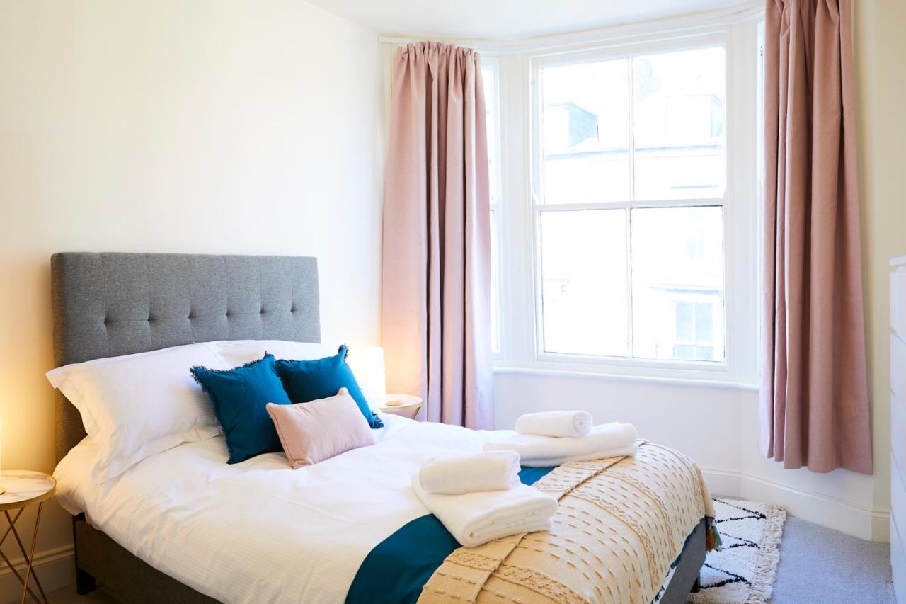 The Stoop, Stunning Sea Views! Apartment Scarborough Bagian luar foto